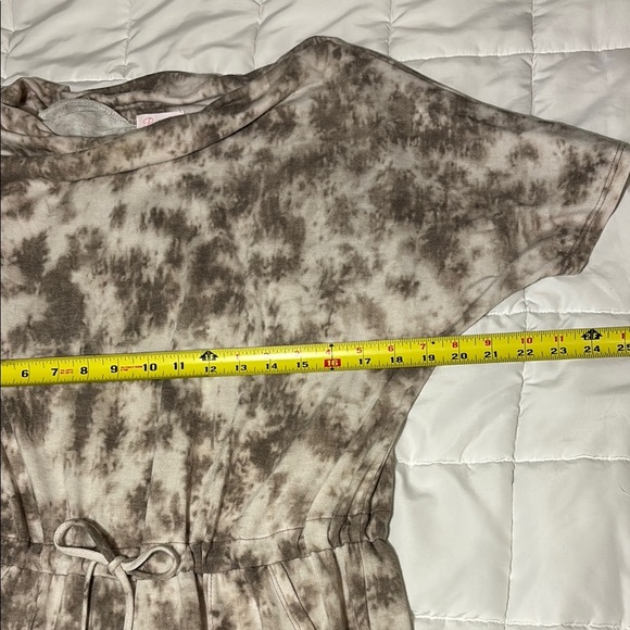 Pink Lily Tie-Dye Short Sleeve Scoop Neck Romper - size M - Picture 5 of 8
